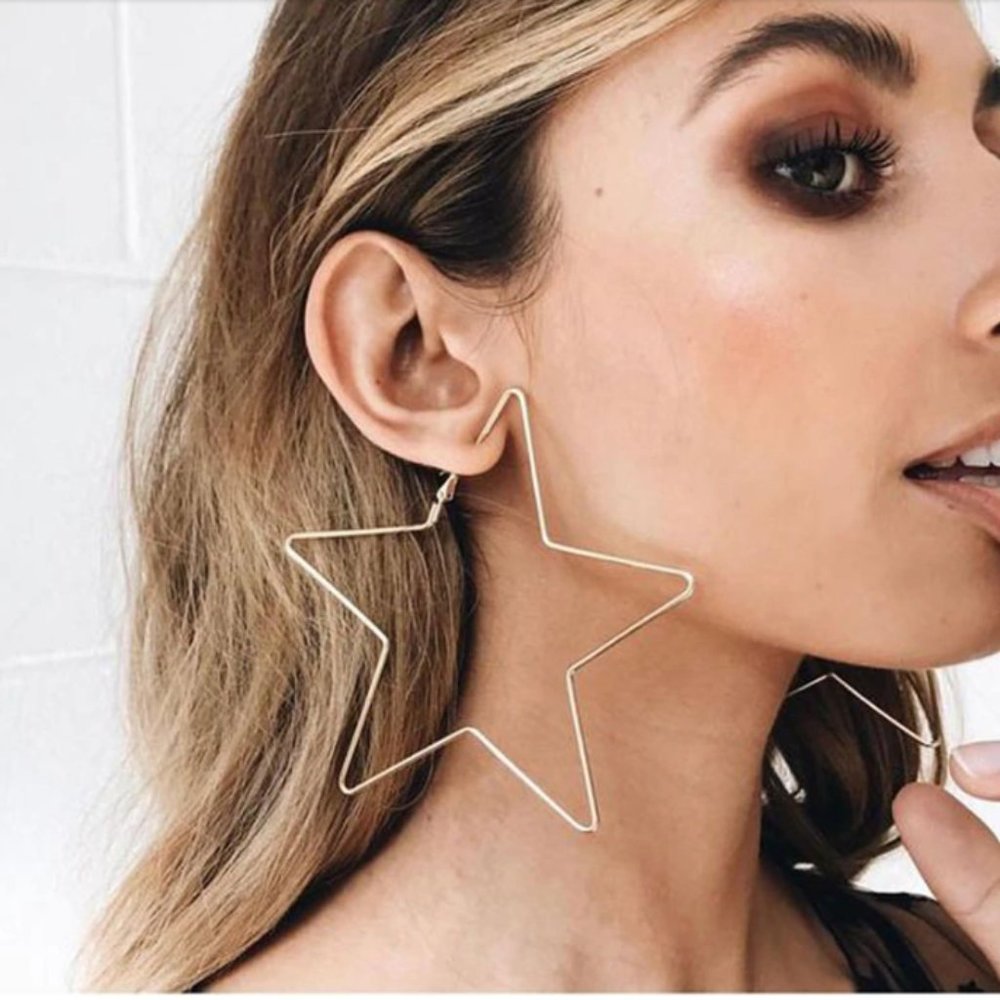 “Movie Star” Large Hoop Simple Geometric Earrings - Picture 2 of 9